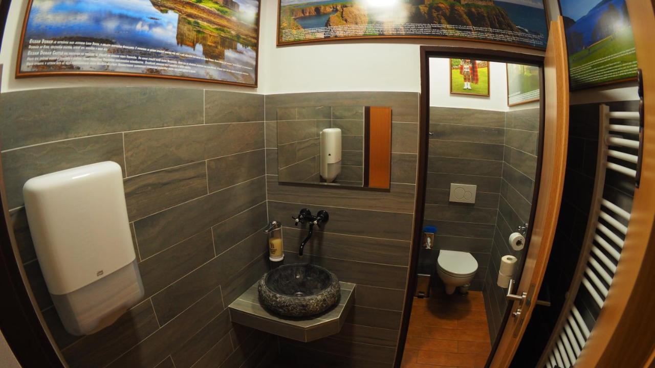 Hotel Britannia Vsetín エクステリア 写真
